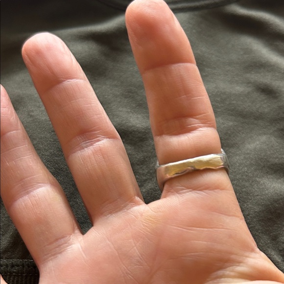 Elegant Silver and Turquoise Ring - Picture 7 of 7